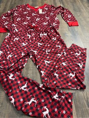 Women's Red Buffalo Plaid Reindeer Pajama Set